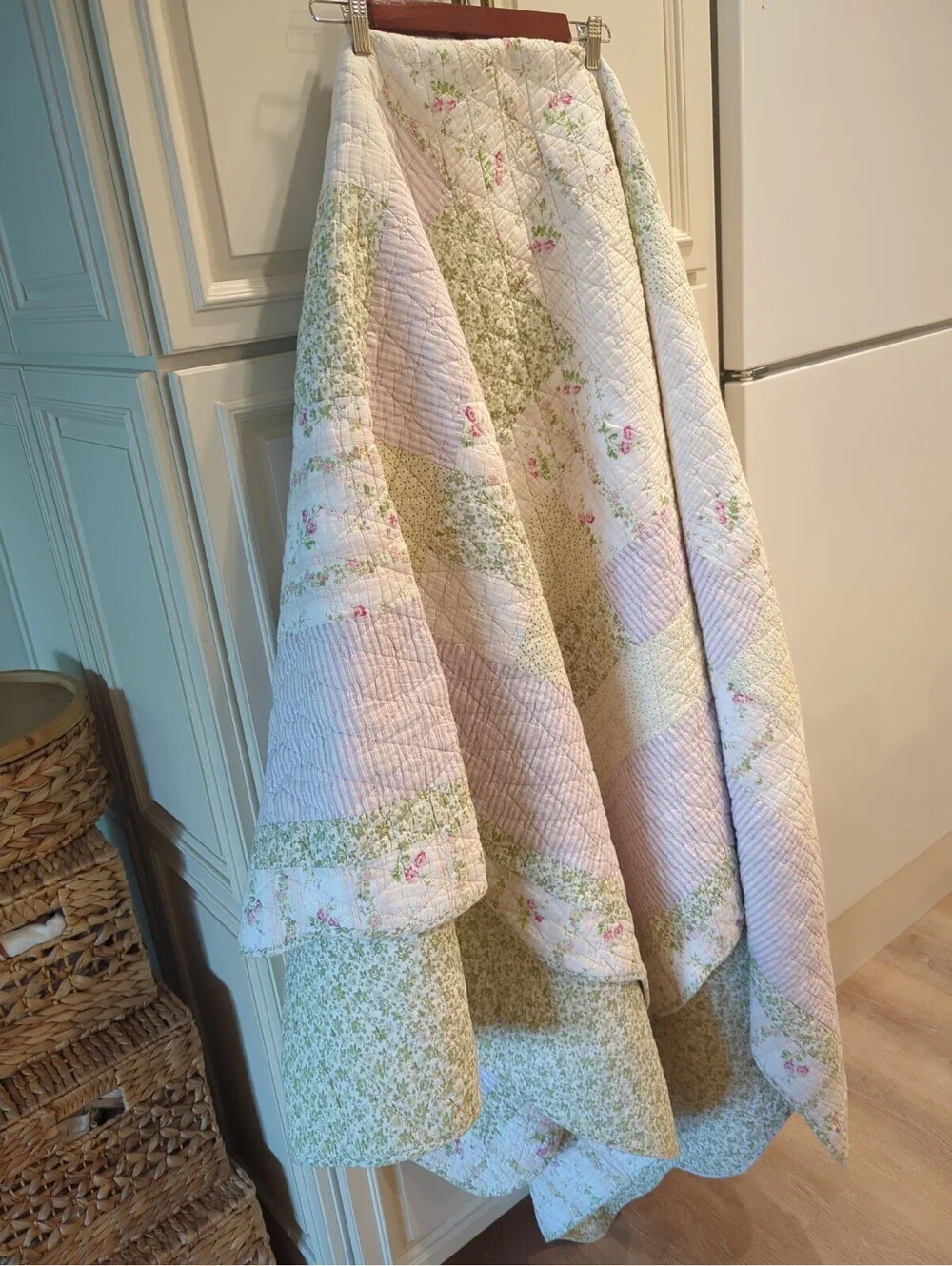 Shabby Chic Quilt Patchwork Scalloped Roses Floral Cottage Core Cotton 82x82”